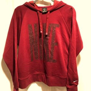 Nike Hoodie VERY SOFT~ worn a few times Women’s Red w/draw string size small.